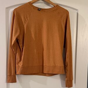 Vuori Women's burnt gold sweatshirt